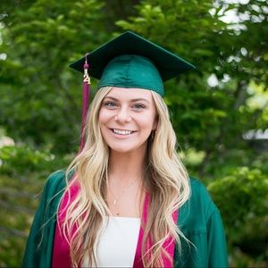 Meet your Posher, Olivia